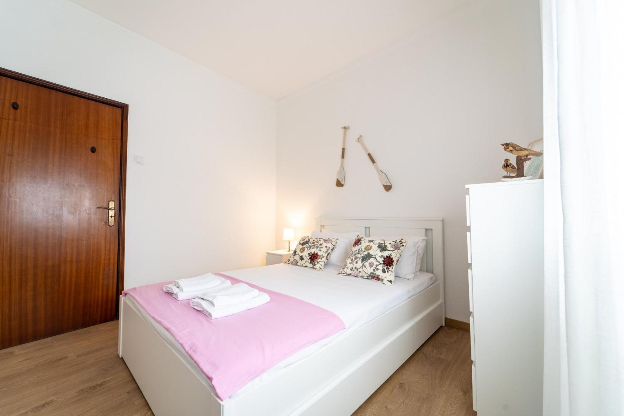 Casino And Beach Apartment By House And People بوفوُ جي فارزيم المظهر الخارجي الصورة